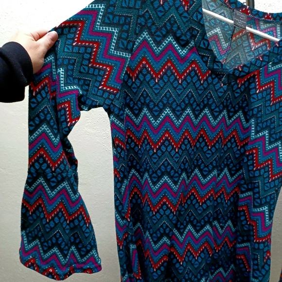 Win Win Flare Bottom Tunic L XL - Picture 6 of 7